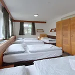 Horsky Zizkova Bouda Lodge *