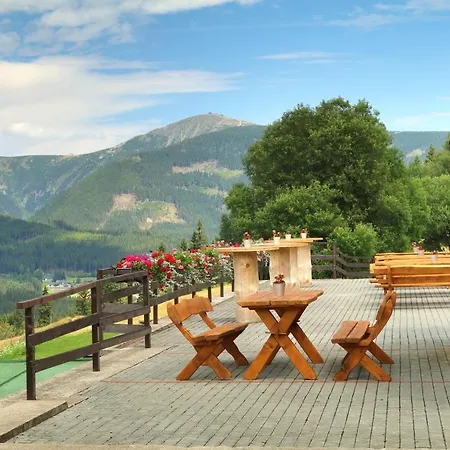 Lodge Horsky Zizkova Bouda *